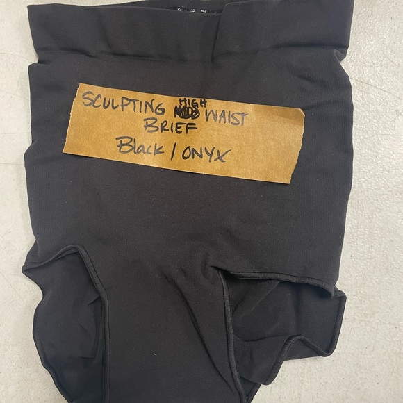 SKIMS - SCULPTING HIGH WAIST BRIEF - Picture 4 of 7